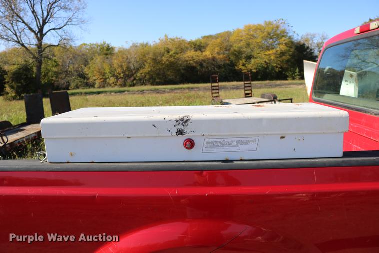 image for item DD0010 2004 Ford F250 Super Duty Crew Cab pickup truck