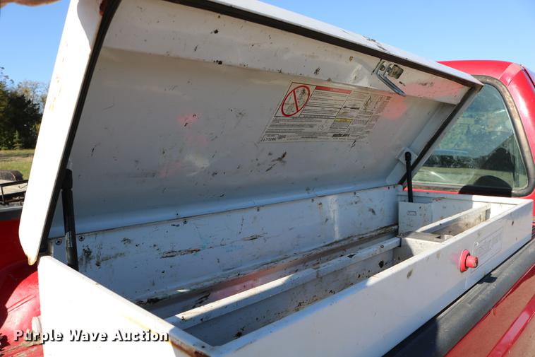 image for item DD0010 2004 Ford F250 Super Duty Crew Cab pickup truck