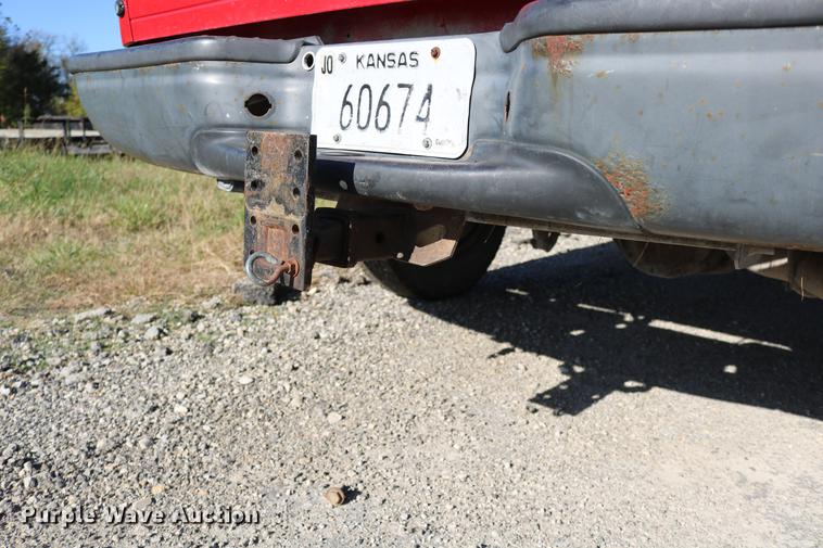 image for item DD0010 2004 Ford F250 Super Duty Crew Cab pickup truck