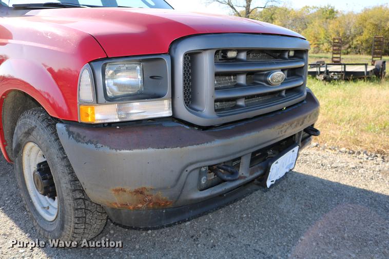 image for item DD0010 2004 Ford F250 Super Duty Crew Cab pickup truck
