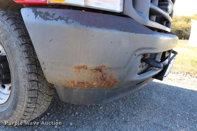 image for item DD0010 2004 Ford F250 Super Duty Crew Cab pickup truck