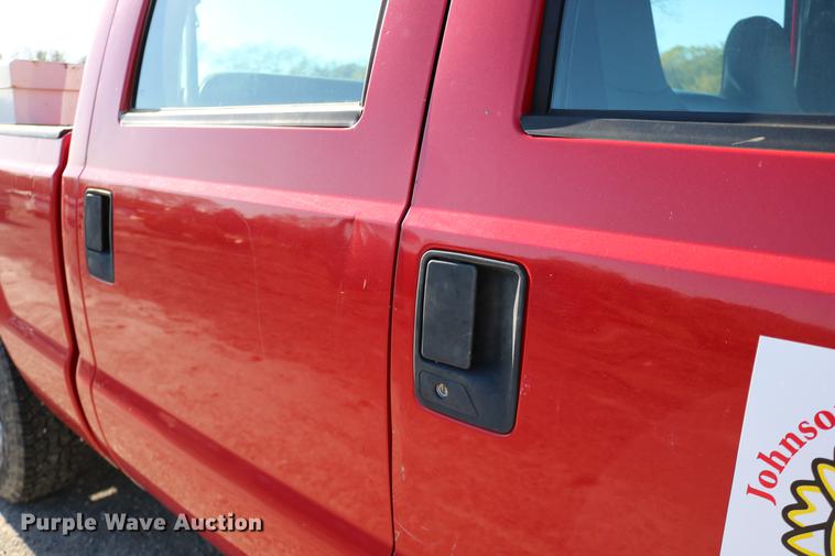 image for item DD0010 2004 Ford F250 Super Duty Crew Cab pickup truck