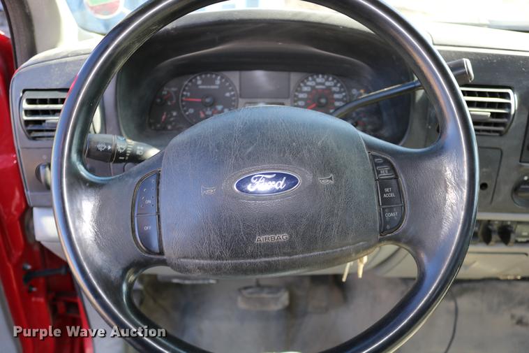 image for item DD0012 2006 Ford F550 Super Duty service truck with crane