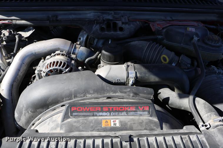 image for item DD0012 2006 Ford F550 Super Duty service truck with crane