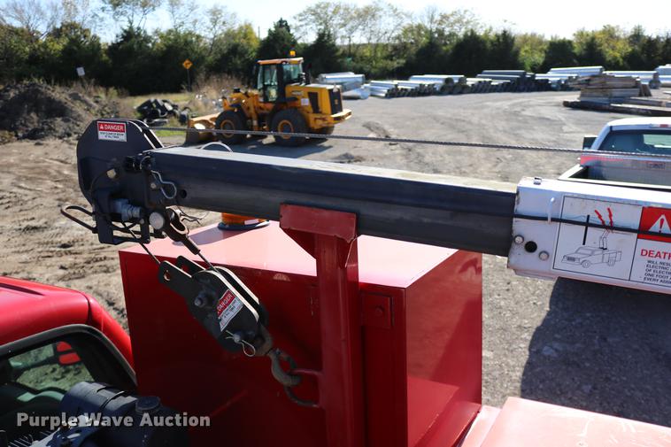 image for item DD0012 2006 Ford F550 Super Duty service truck with crane