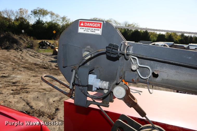 image for item DD0012 2006 Ford F550 Super Duty service truck with crane