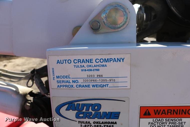 image for item DD0012 2006 Ford F550 Super Duty service truck with crane