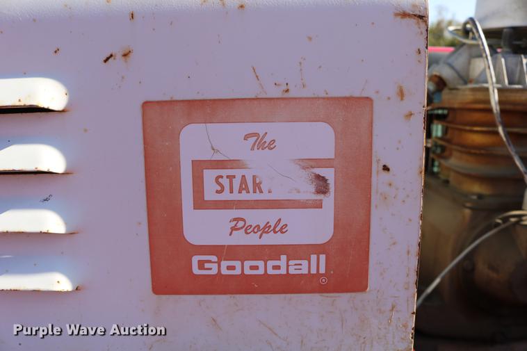 image for item DD0012 2006 Ford F550 Super Duty service truck with crane