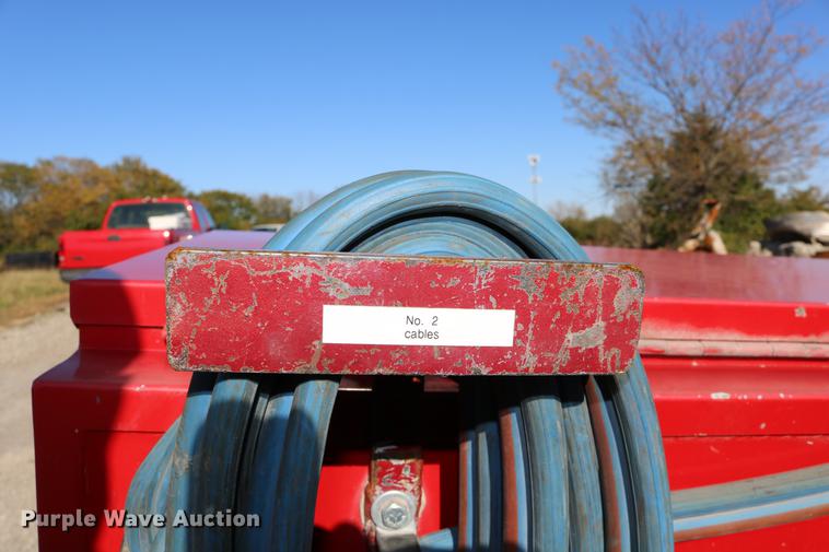 image for item DD0012 2006 Ford F550 Super Duty service truck with crane