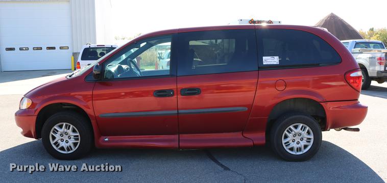 image for item DD0014 2004 Dodge Grand Caravan van