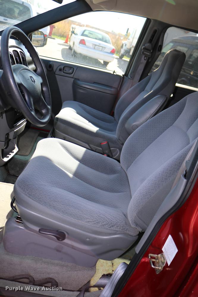 image for item DD0014 2004 Dodge Grand Caravan van