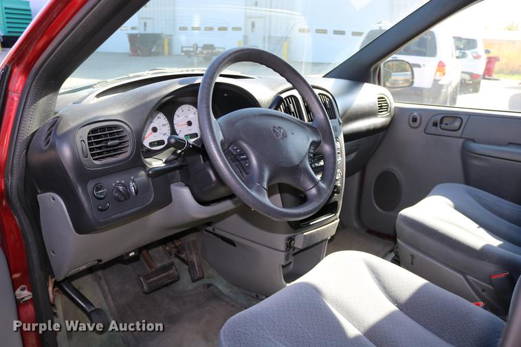image for item DD0014 2004 Dodge Grand Caravan van