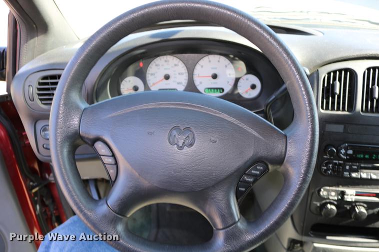 image for item DD0014 2004 Dodge Grand Caravan van