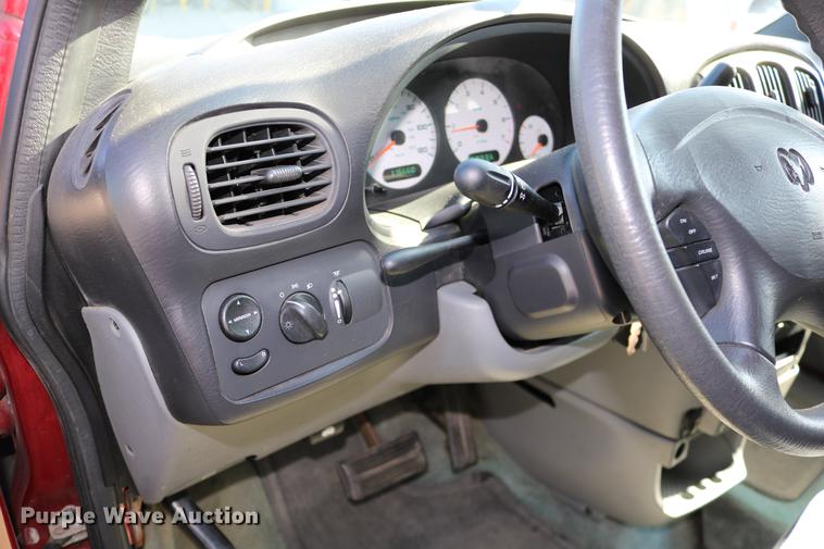 image for item DD0014 2004 Dodge Grand Caravan van