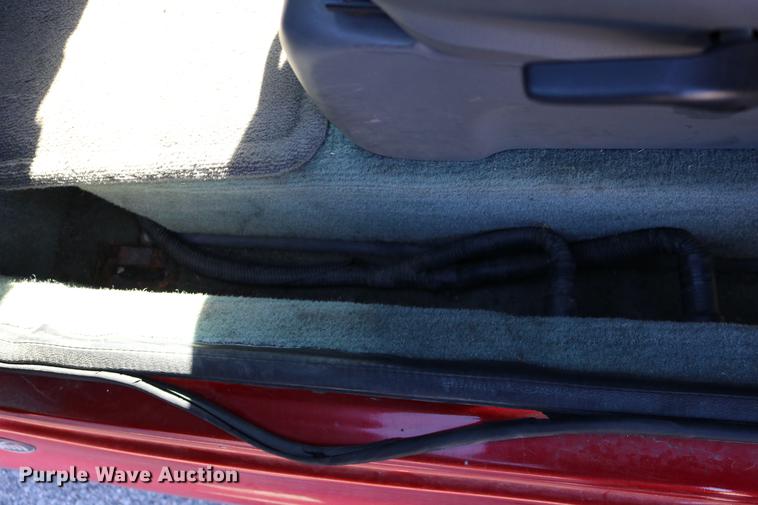 image for item DD0014 2004 Dodge Grand Caravan van