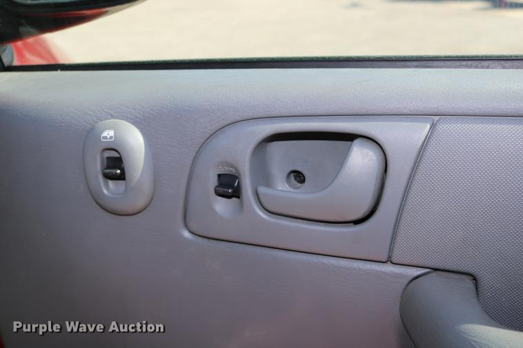 image for item DD0014 2004 Dodge Grand Caravan van