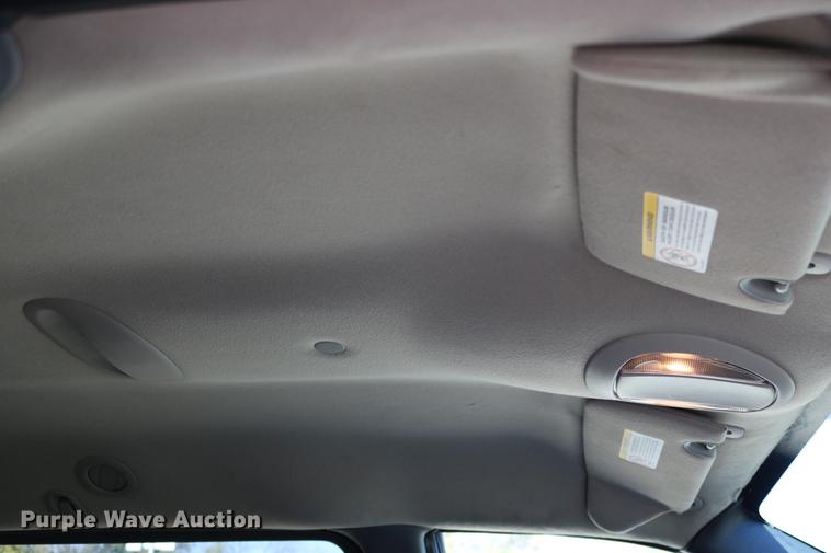 image for item DD0014 2004 Dodge Grand Caravan van