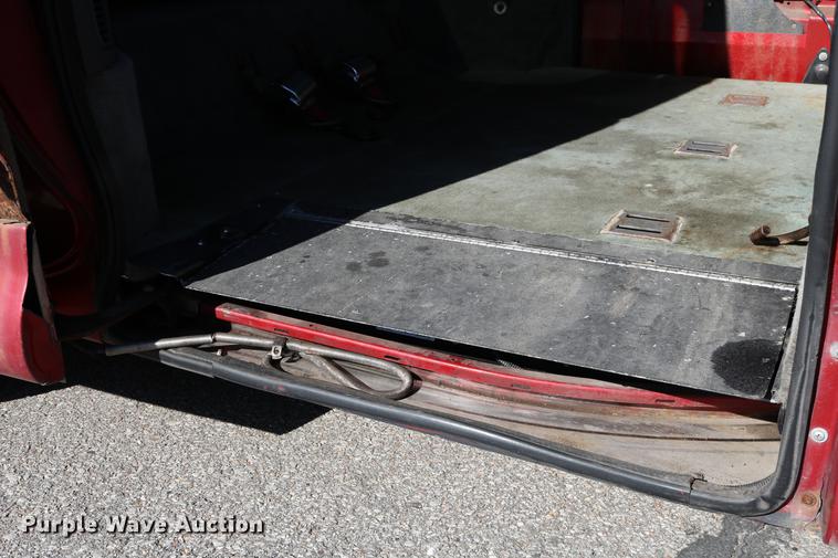 image for item DD0014 2004 Dodge Grand Caravan van