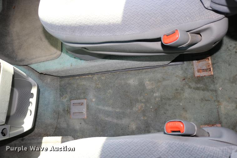 image for item DD0014 2004 Dodge Grand Caravan van