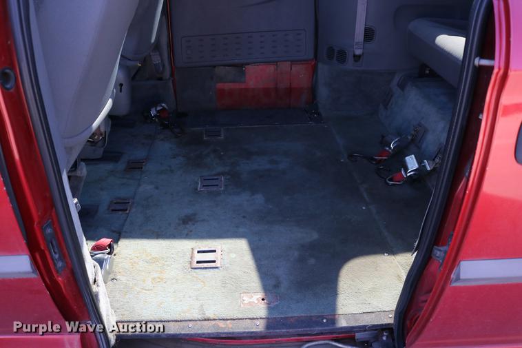 image for item DD0014 2004 Dodge Grand Caravan van