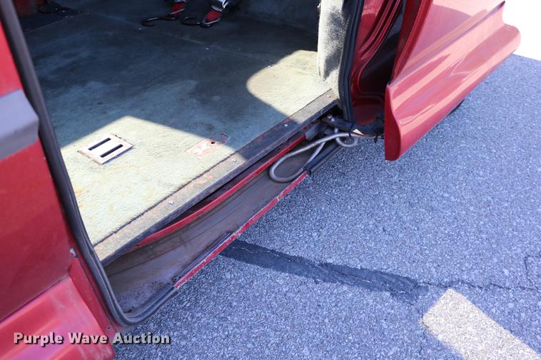 image for item DD0014 2004 Dodge Grand Caravan van