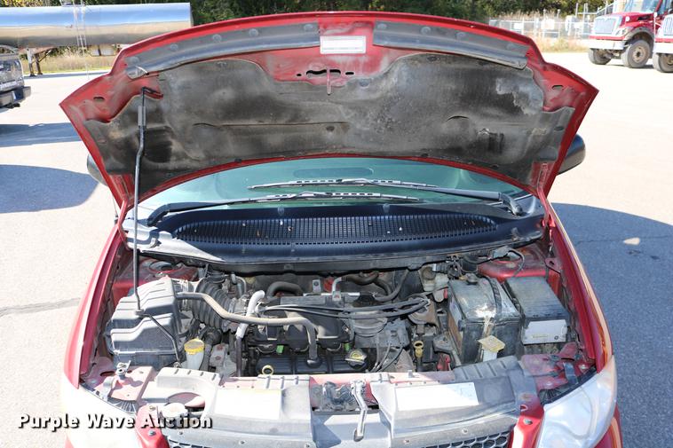 image for item DD0014 2004 Dodge Grand Caravan van