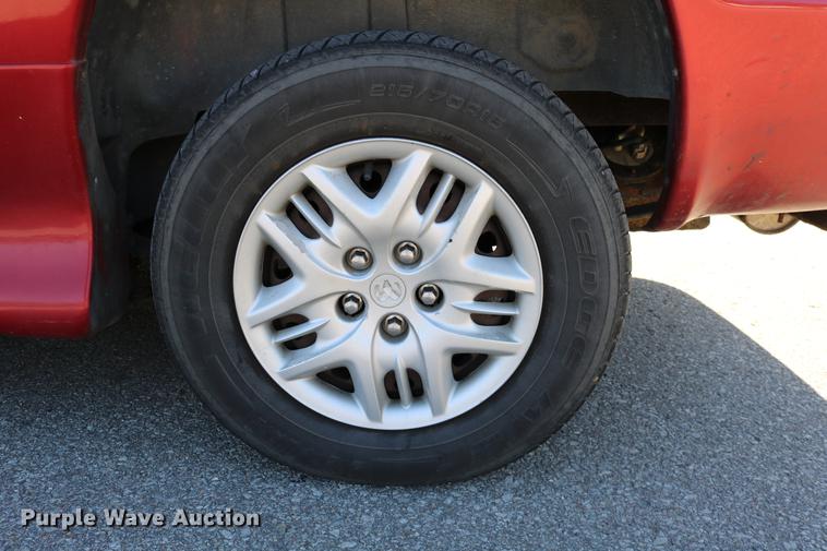 image for item DD0014 2004 Dodge Grand Caravan van