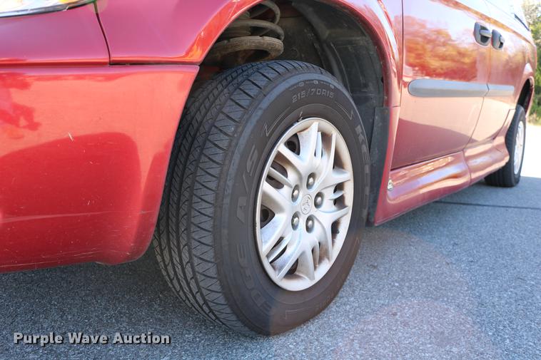 image for item DD0014 2004 Dodge Grand Caravan van
