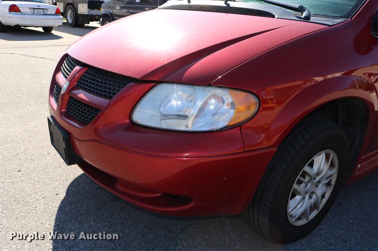 image for item DD0014 2004 Dodge Grand Caravan van