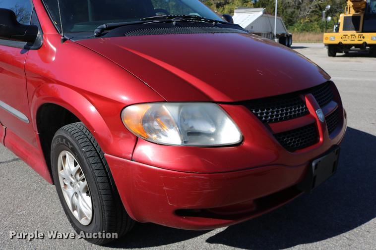 image for item DD0014 2004 Dodge Grand Caravan van