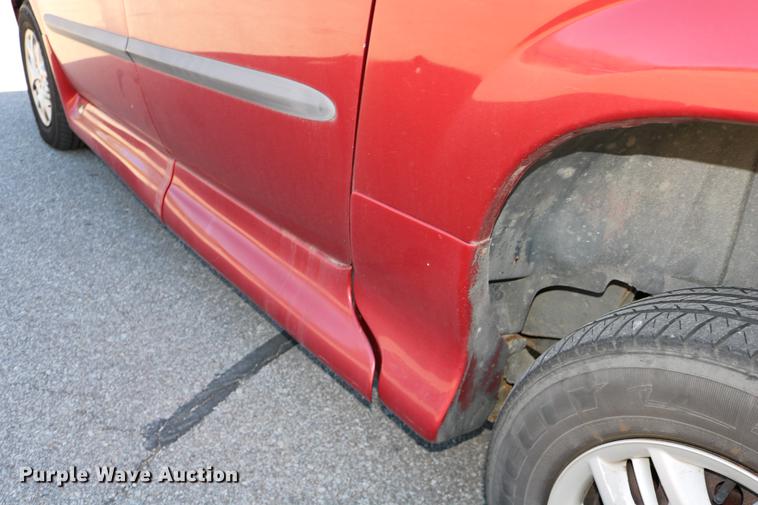 image for item DD0014 2004 Dodge Grand Caravan van