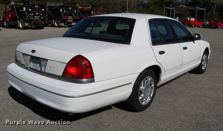 image for item DD0016 1998 Ford Crown Victoria