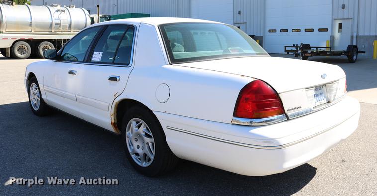 image for item DD0016 1998 Ford Crown Victoria