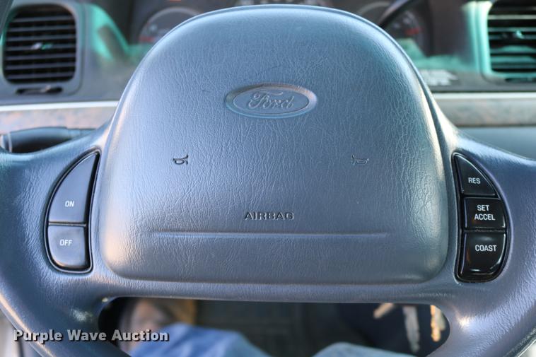 image for item DD0016 1998 Ford Crown Victoria