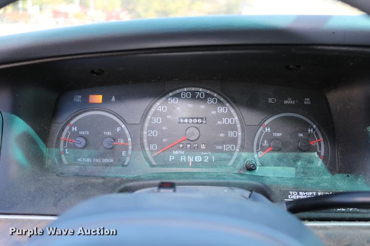 image for item DD0016 1998 Ford Crown Victoria