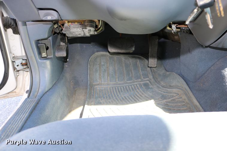 image for item DD0016 1998 Ford Crown Victoria