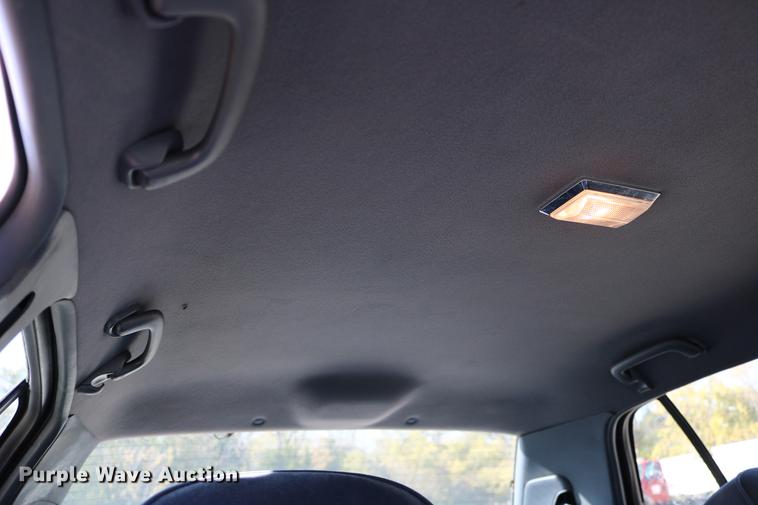 image for item DD0016 1998 Ford Crown Victoria