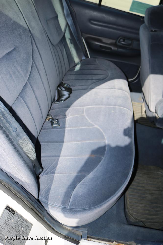 image for item DD0016 1998 Ford Crown Victoria