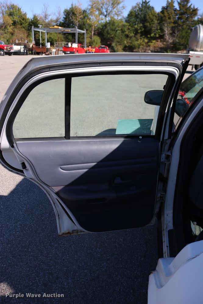 image for item DD0016 1998 Ford Crown Victoria