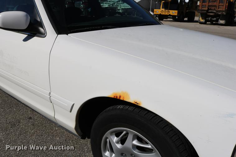 image for item DD0016 1998 Ford Crown Victoria