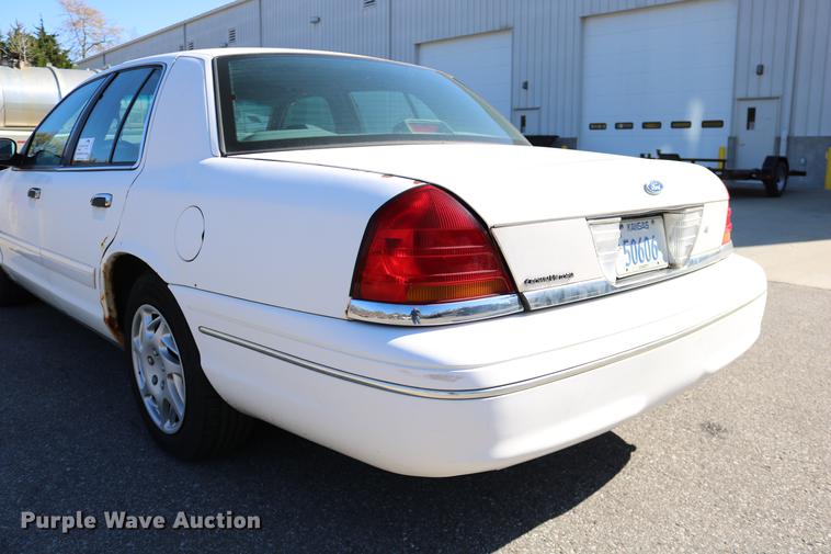 image for item DD0016 1998 Ford Crown Victoria