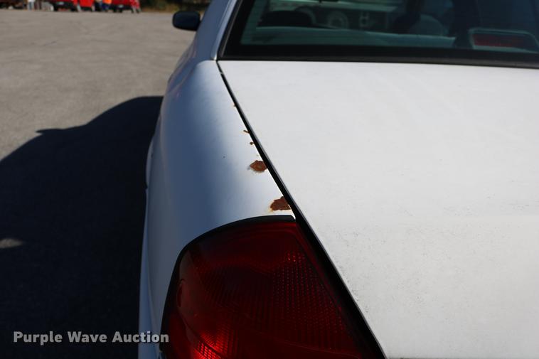 image for item DD0016 1998 Ford Crown Victoria
