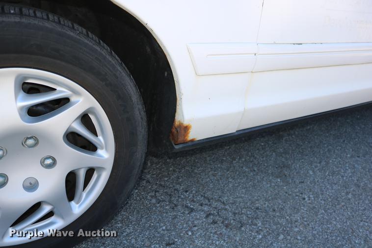 image for item DD0016 1998 Ford Crown Victoria