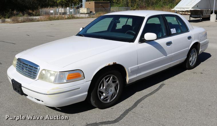 image for item DD0017 1999 Ford Crown Victoria