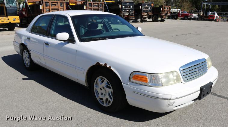 image for item DD0017 1999 Ford Crown Victoria