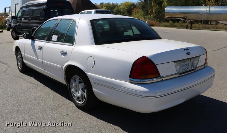 image for item DD0017 1999 Ford Crown Victoria