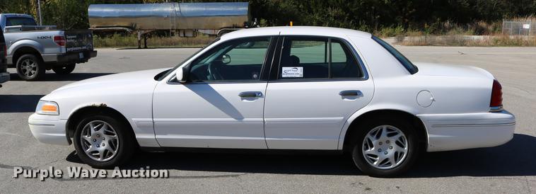 image for item DD0017 1999 Ford Crown Victoria