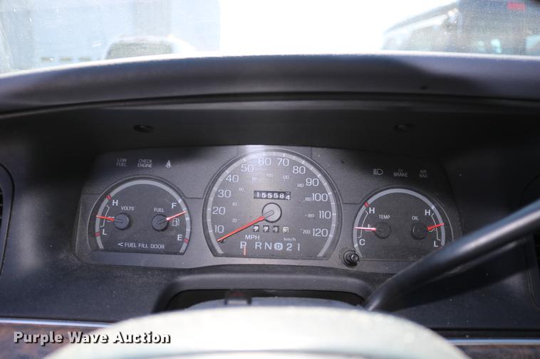 image for item DD0017 1999 Ford Crown Victoria