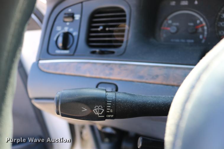 image for item DD0017 1999 Ford Crown Victoria
