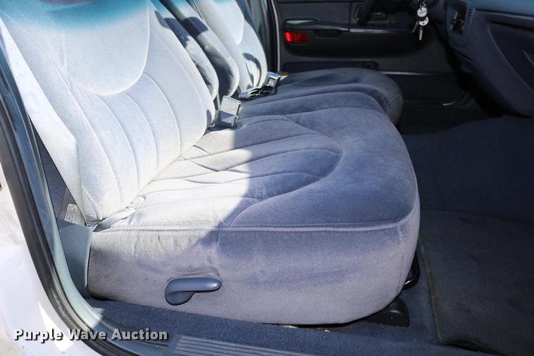 image for item DD0017 1999 Ford Crown Victoria